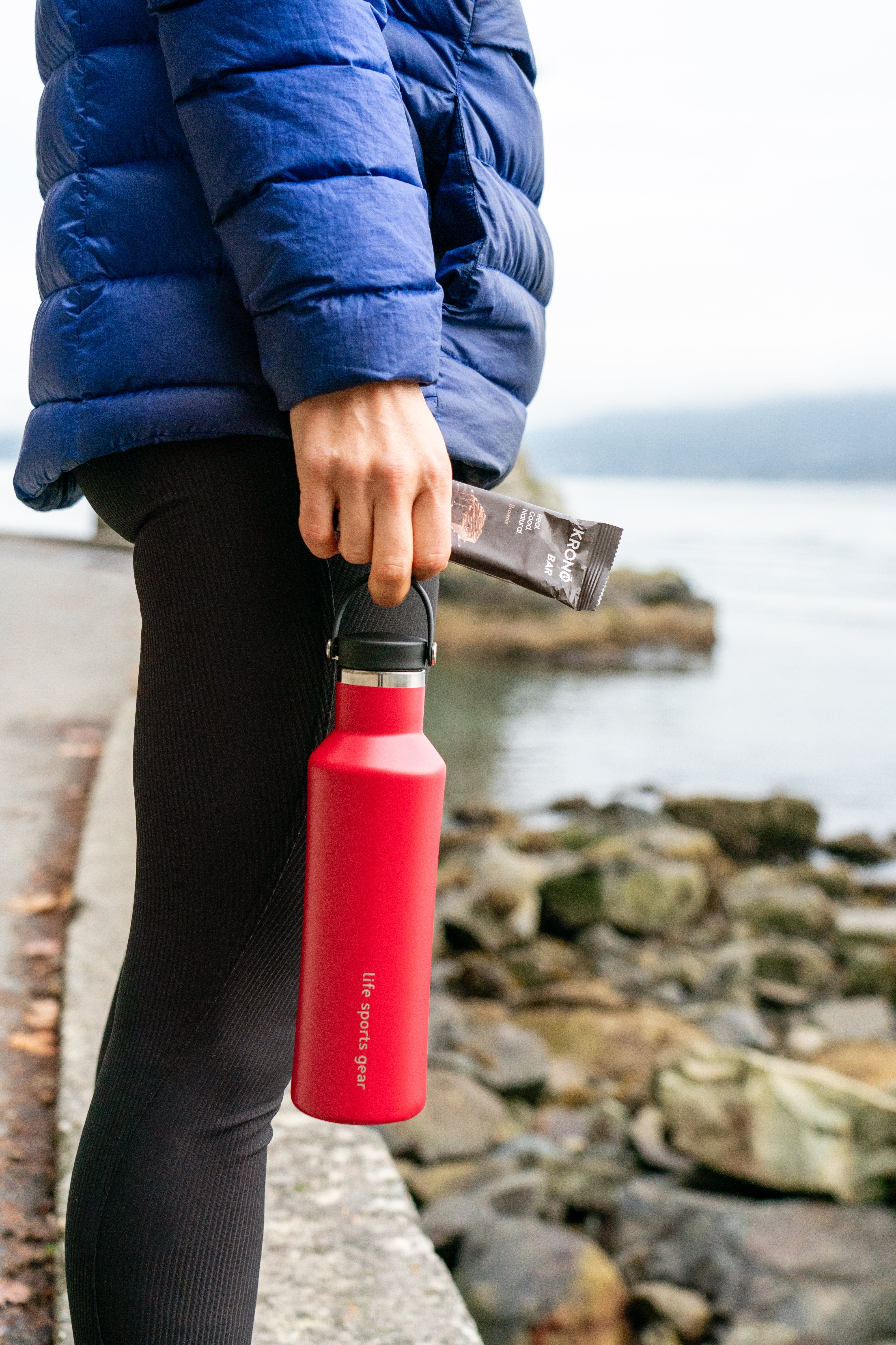 Insulated Stainless Steel Bottle With Carrying Handle - 530ml