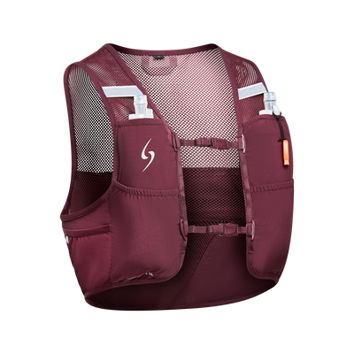 Plume running vest with hydration system on a white background #color_plume