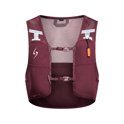 Plume running vest with hydration system on a white background #color_plume
